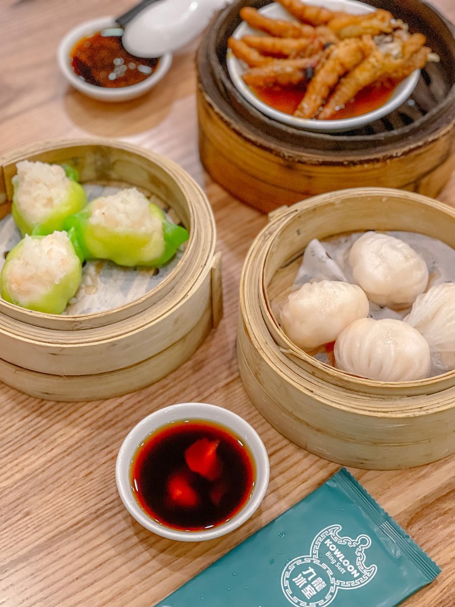 Har gow e siu mai, ravioli dim sum nei cestelli di bambù